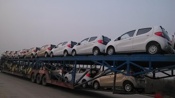 金九銀十寶雅強(qiáng)，單日發(fā)車突破三百輛——汽車銷售市場(chǎng)迎來旺季高峰